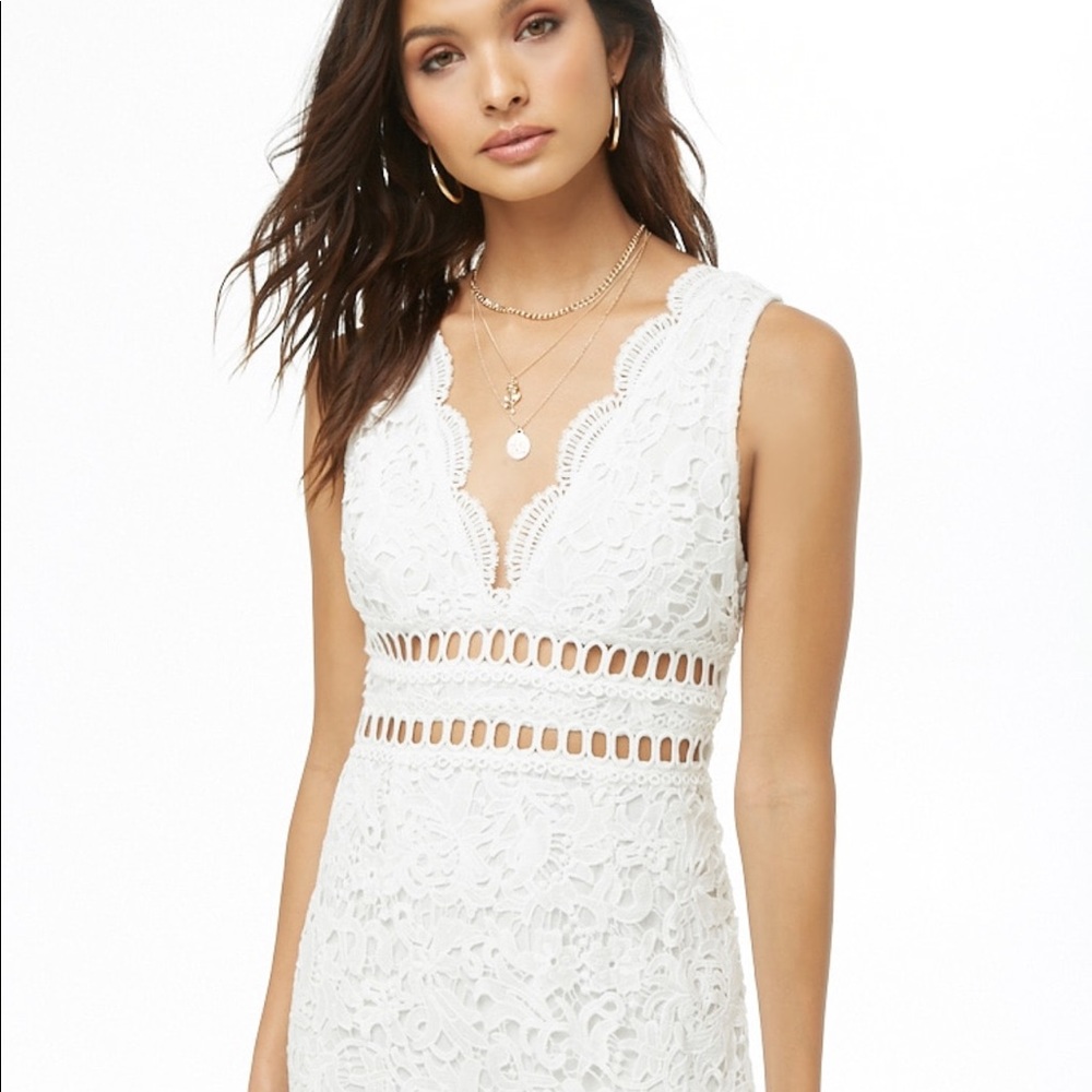 ✨WHITE LACE BODYCON DRESS✨